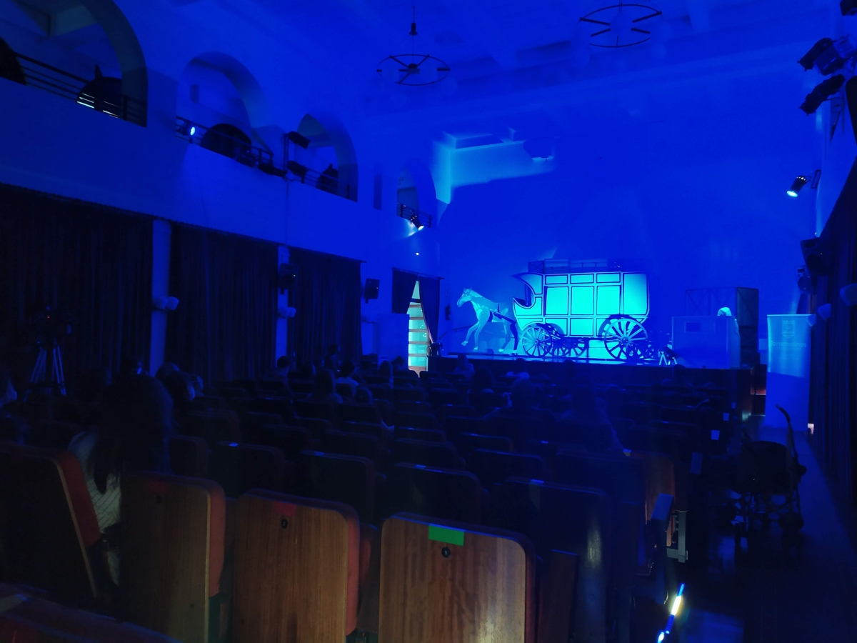 20210422161118_happened_58_teatro-de-titeres-el-carruaje-de-los-suenos-de-andersen-torremolinos-cultura-2.jpg