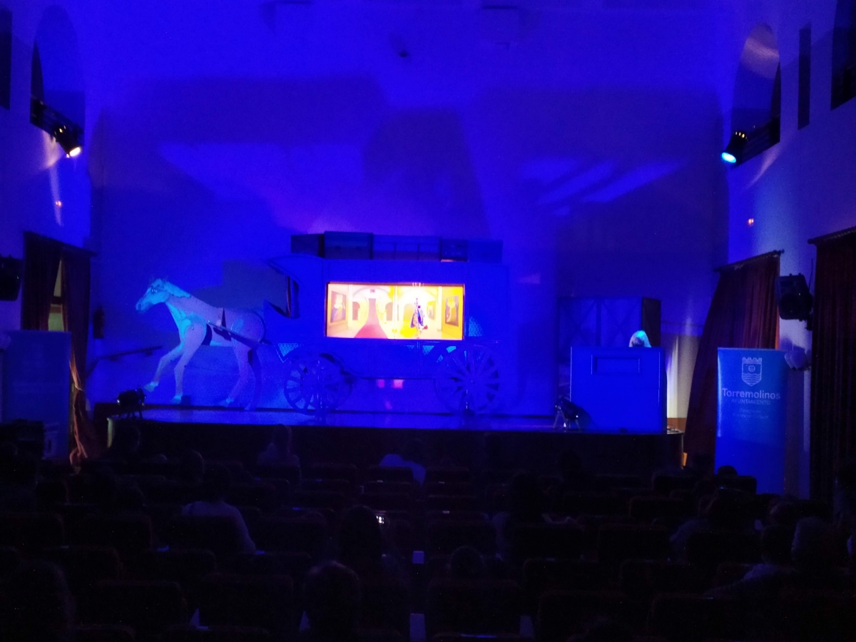 20210422161121_happened_58_teatro-de-titeres-el-carruaje-de-los-suenos-de-andersen-torremolinos-cultura-3.jpg