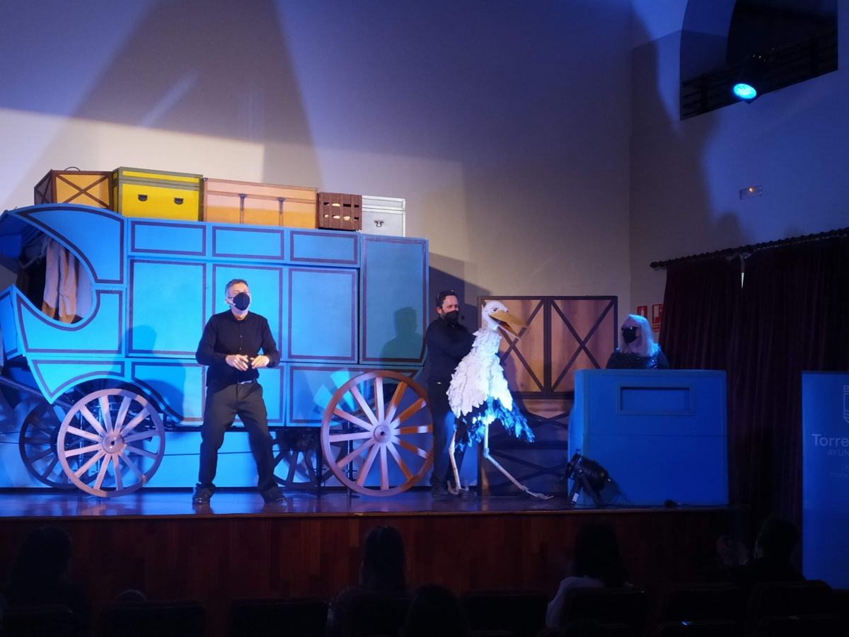 20210422161123_happened_58_teatro-de-titeres-el-carruaje-de-los-suenos-de-andersen-torremolinos-cultura-11.jpg