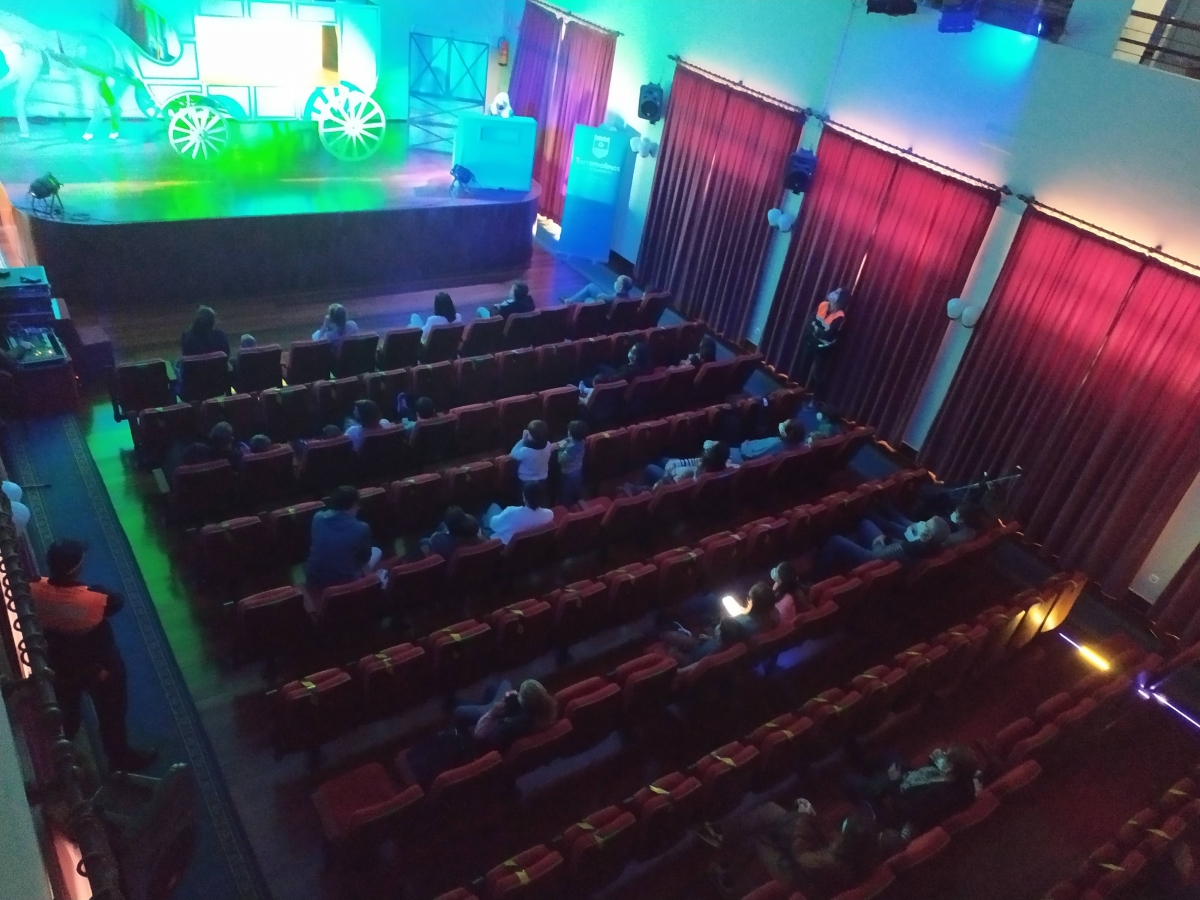 20210422161124_happened_58_teatro-de-titeres-el-carruaje-de-los-suenos-de-andersen-torremolinos-cultura-7.jpg